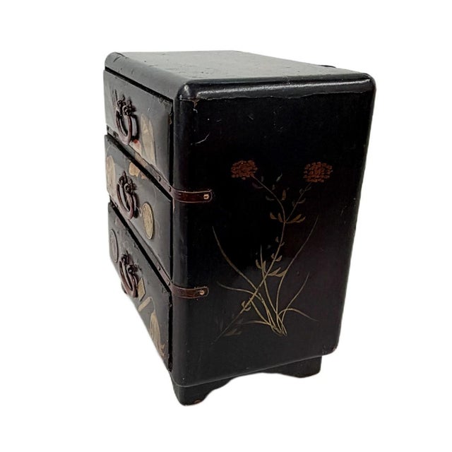 Japanese Antique 1895 Meiji Period Japanese Miniature Black Lacquer Tansu Chest Jewelry Box For Sale - Image 3 of 11