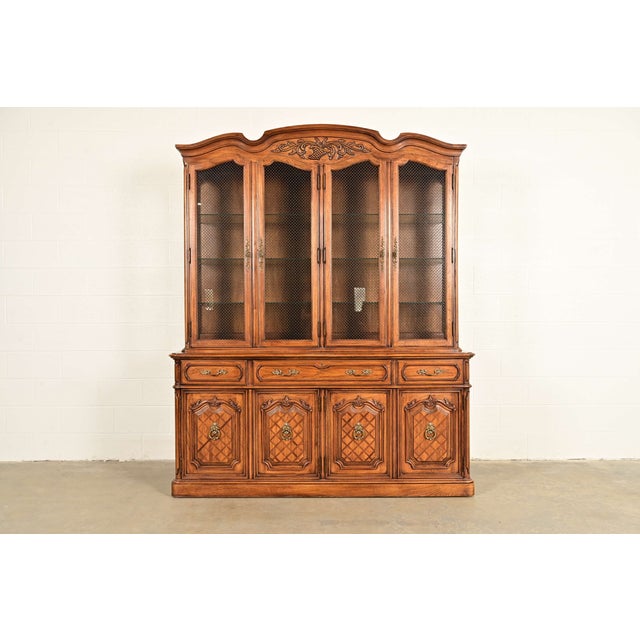 Thomasville French Regency Louis XVI Carved Walnut Lighted Breakfront Bookcase Cabinet For Sale - Image 17 of 17