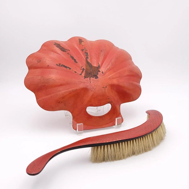 Paint 19th Century Crumber and Brush in Papier-Mâché in the Chinese Style For Sale - Image 7 of 9