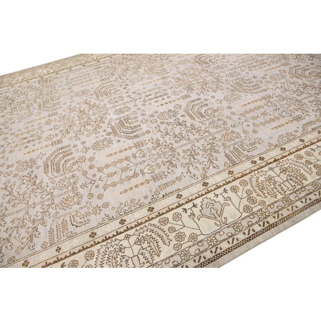 2010s Modern Ovesize Oushak Wool Rug Handmade With Beige Floral Field For Sale In New York - Image 6 of 7