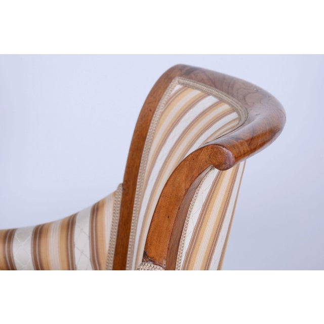 Brown Biedermeier Walnut Armchair attributed to Josef Danhauser, Vienna, Austria, 1820s For Sale - Image 8 of 11