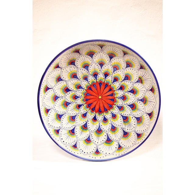 Italian Intreccio Large Serving Bowl | Hand-Painted Italian Serving Bowl From Deruta For Sale - Image 3 of 5