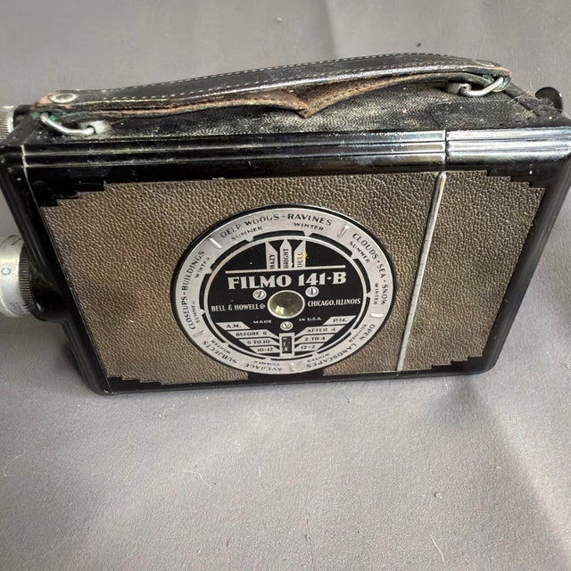 1930s 1930's Art Deco Bell & Howell Filmo 141-B 16mm Motion Picture Camera For Sale - Image 5 of 16