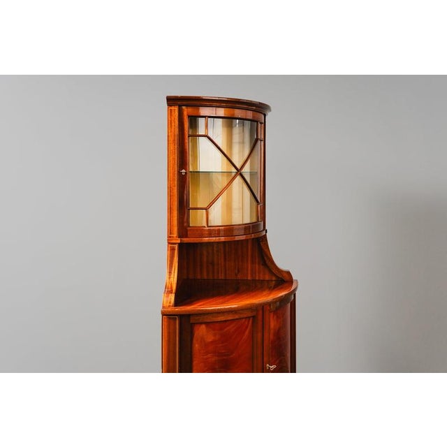 Late 20th Century English Corner Display Cabinet For Sale - Image 5 of 18