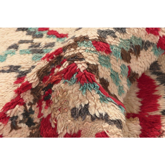 Vintage Azilal Moroccan Rug, 03'10 X 07'05 For Sale In Dallas - Image 6 of 10