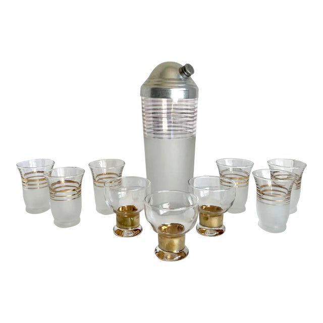 1940s Art Deco Gold Striped and Frosted Shot Glass and Mixer Set - Set of 10 For Sale