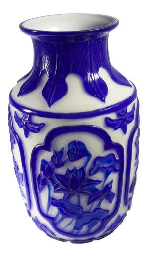 Early 20th Century Traditional Glass Peking Vase