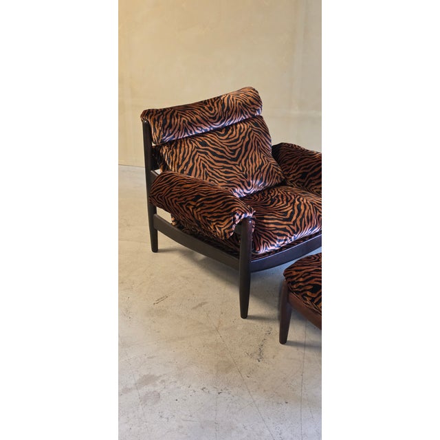 Set of Vintage Lounge Chair with Ottoman in Orange Zebra Velvet Fabric, 1970s For Sale - Image 12 of 15
