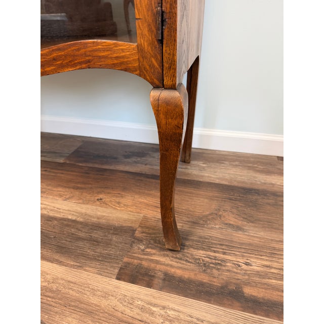A beautiful antique American quarter-sawn oak buffet dating to the late Victorian or early Arts & Crafts period (circa...