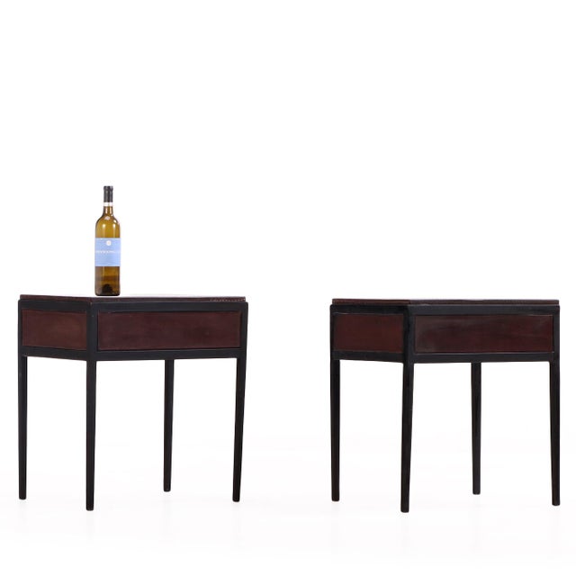 Mid-Century Modern Pair of Contemporary Argentine Leather and Iron Nightstands in the Manner of Jean-Michel Frank For Sale - Image 3 of 5