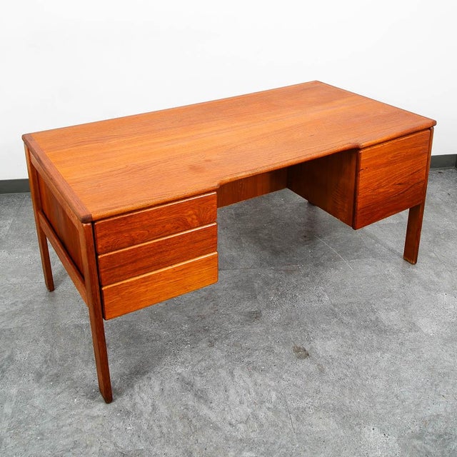 Wood Mid Century Danish Modern Desk Floating 4 Drawer Teak Executive File Large MCM For Sale - Image 7 of 12