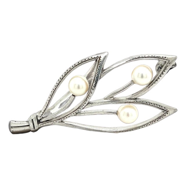 1990s Mikimoto Estate Akoya Pearl Brooch Pin Sterling Silver For Sale