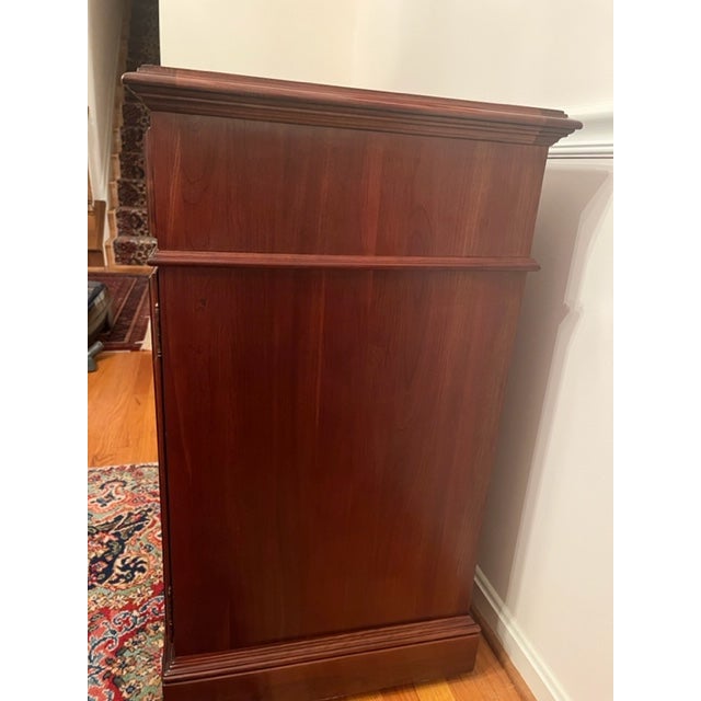 Ethan Allen Georgian Court Flip Top Server Buffet in excellent condition. - Solid Cherry - Flip top opens to a black heat...