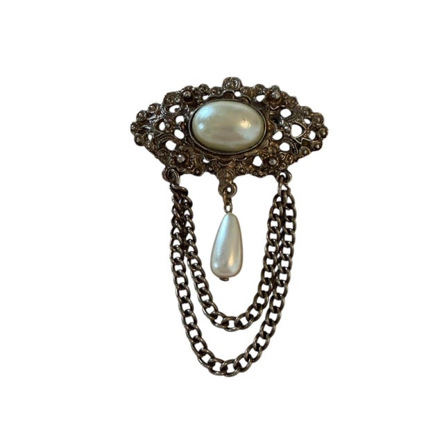 Victorian Late 20th Century Victorian Style Vintage Brooch With Dangling Pearl and Chains For Sale - Image 3 of 3
