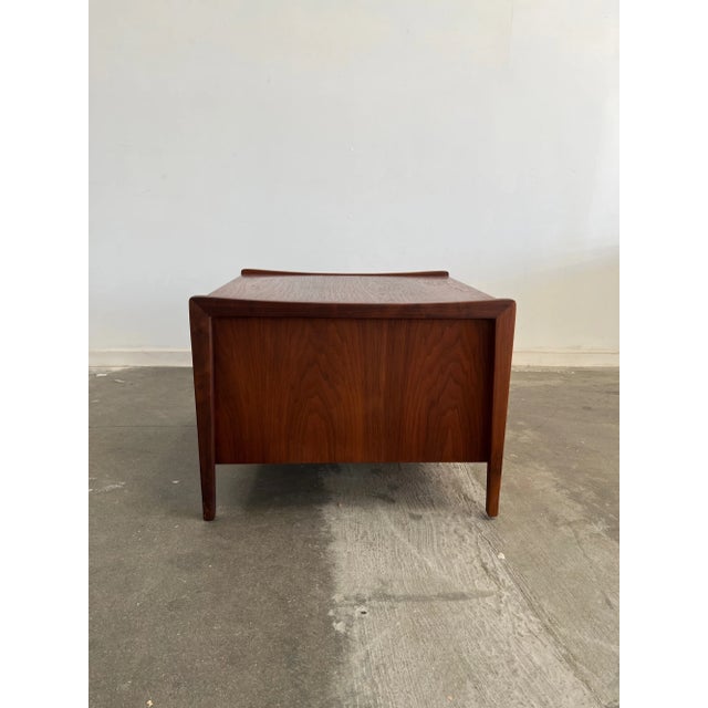 1960s Mid 20th Century Side Table in Walnut - Single For Sale - Image 5 of 7