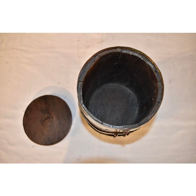 Wood 19th Century English Oak Strapped Treen Barrel For Sale - Image 7 of 8