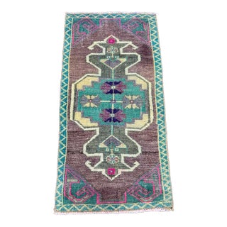 Turkish Yastik Rug 1'4" x 2'8" For Sale