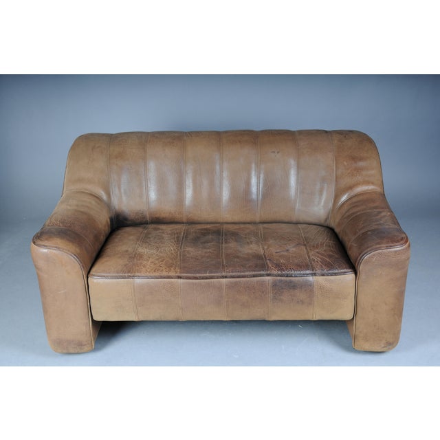 Original de Sede DS44 Two-Seater Buffalo Leather Sofa High-quality DS44 two-seater sofa by de Sede. The traditional Swiss...