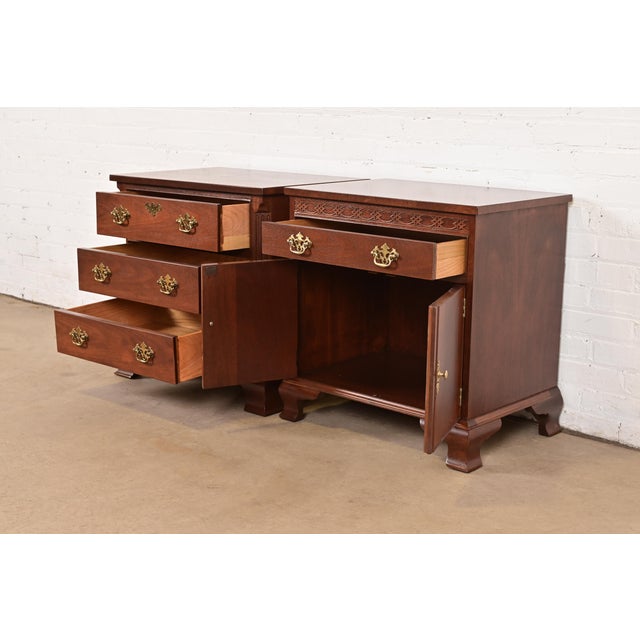 Baker Furniture Georgian Carved Mahogany Nightstands, Newly Refinished For Sale In South Bend - Image 6 of 11