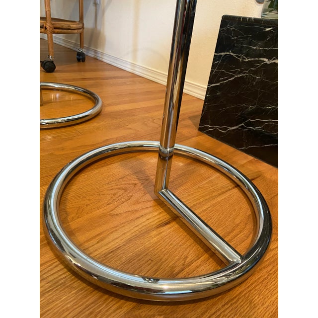 1980s 2 Mid Century Tubular Chrome & Round Glass Side End Accent Tables - Set of 2 For Sale - Image 4 of 9