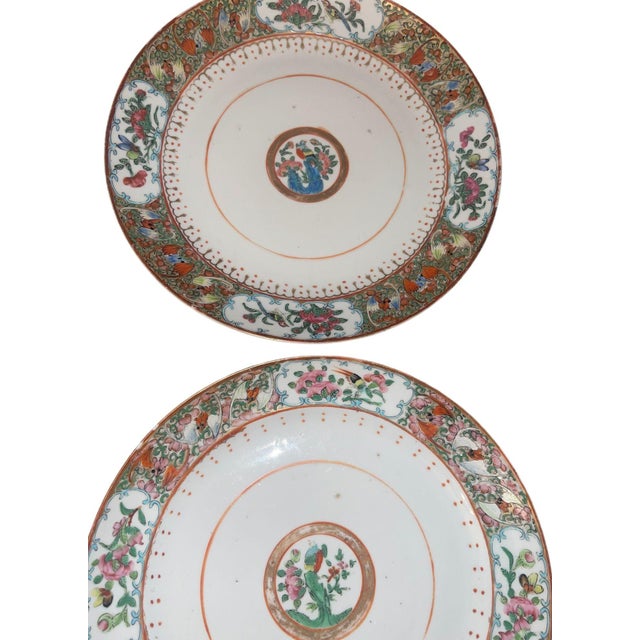 Ceramic Mid-19th Century Set of Seven Chinese Export Rose Mandarin Porcelain Plates For Sale - Image 7 of 9