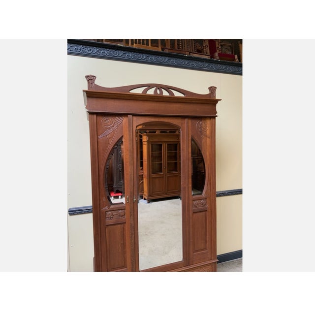 Age: circa 1910 Wood type: solid oak Condition: very good, meticulously maintained, fully restored original condition...