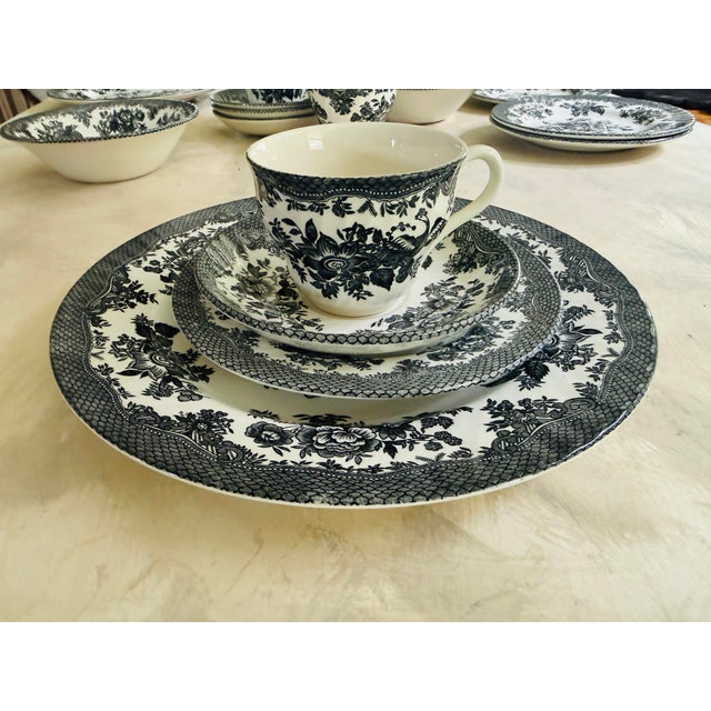 1980s Set of Nineteen (19) Barratts England Black Transferware Dinnerware Set, Asiatic Pheasant Style, Dinner Plates Bowls Teacups Saucers For Sale - Image 4 of 12