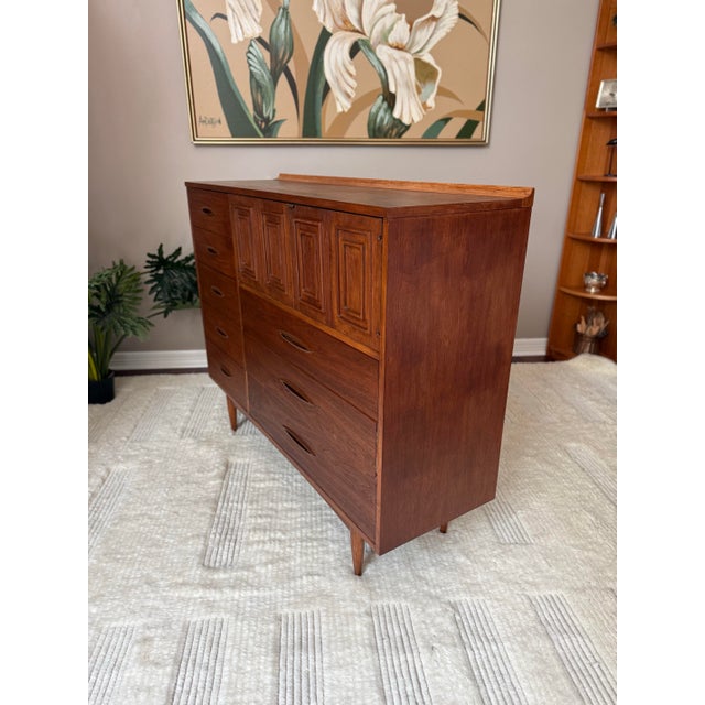 Vintage 1960s Broyhill Sculptra Walnut Mid Century Magna Chest Dresser For Sale - Image 12 of 12