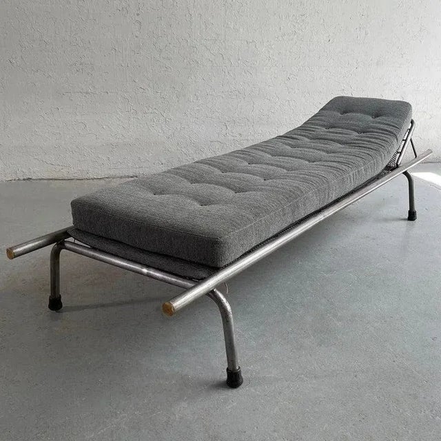1940s Vintage Industrial Tubular Steel Chaise For Sale - Image 4 of 9