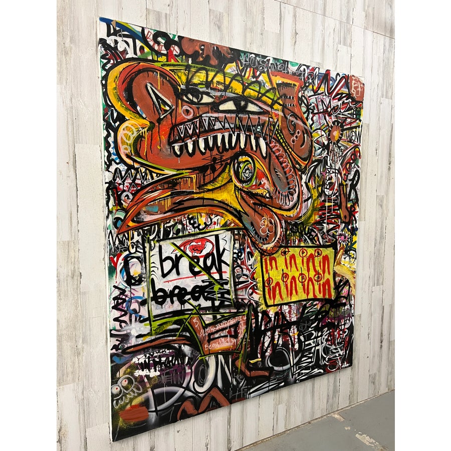 oversized-graffiti-art-on-