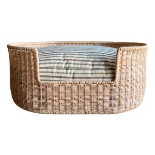Woven Rattan Pet Bed With Outdoor Stripe Fabric For Sale