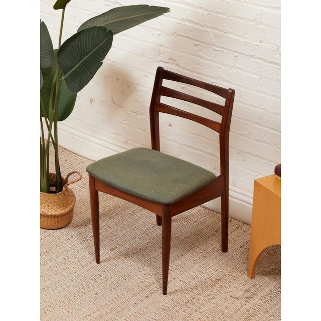 Mid-Century Modern Mid 20th Century Set of Four Danish Modern Chairs For Sale - Image 3 of 6
