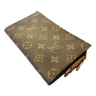 A 1999 Vintage Louis Vuitton Coated Canvas Monogram Pouch For Sale