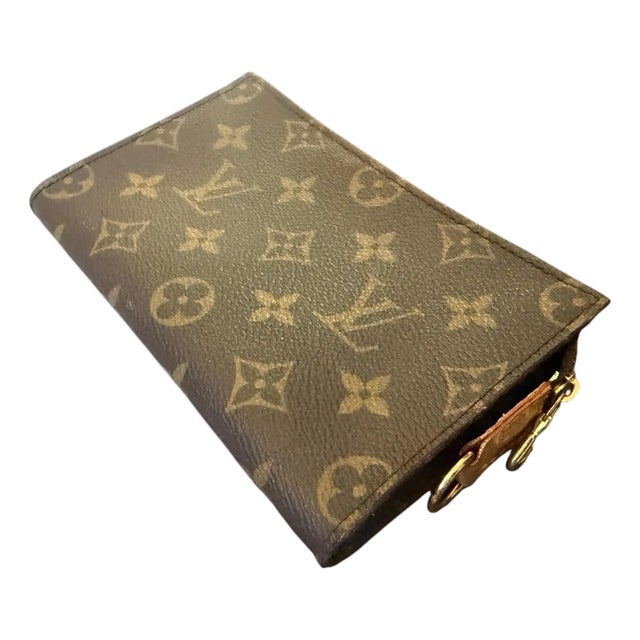 A 1999 Vintage Louis Vuitton Coated Canvas Monogram Pouch For Sale
