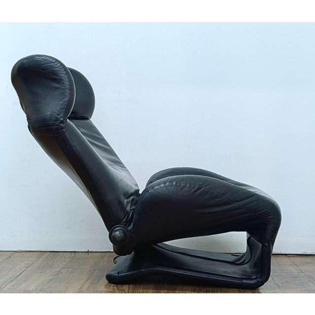 1980s 1980s Toshiyuki Kita Wink Black Leather Lounge Chair by Cassina (2 Lounge Chairs Available) For Sale - Image 5 of 13
