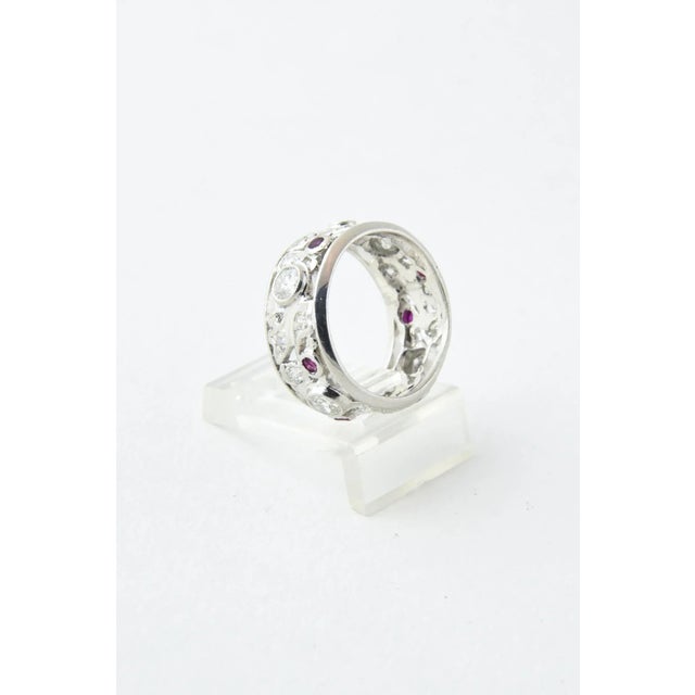 Art Deco Ruby and Diamond Platinum Band Ring size 5 For Sale In Miami - Image 6 of 7