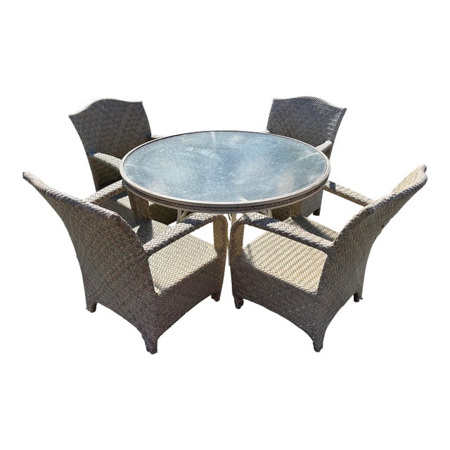 Beautiful Vintage Lloyd Loom Aluminum Patio Set Table & 4 Chairs For Sale