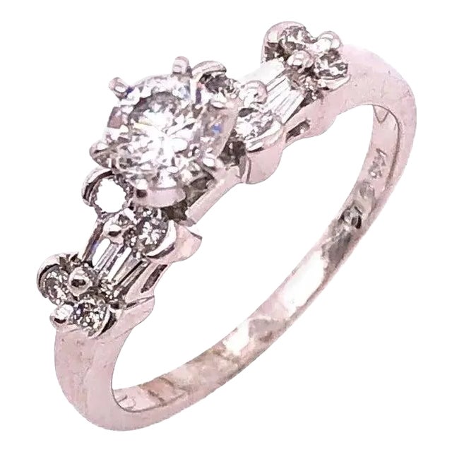 14 Karat White Gold Diamond Engagement Ring 1.30 Total Diamond Weight, Size 7.25 For Sale