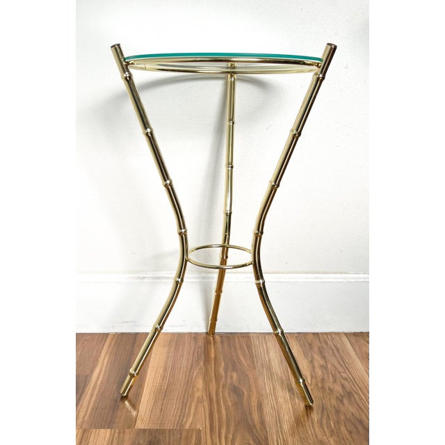 Vintage 23" Faux Bamboo Brass-Tone Metal & Glass Plant Stand – Hollywood Regency / Chinoiserie For Sale - Image 12 of 12