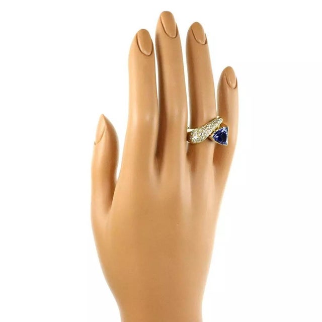 Estate 3.50ct Tanzanite Diamond 18k Yellow Gold Fancy Cocktail Ring Size 6 For Sale - Image 4 of 4