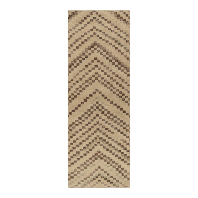 Vintage Distressed Runner Rug, Beige-Brown Geometric Patterns – Rug & Kilim For Sale