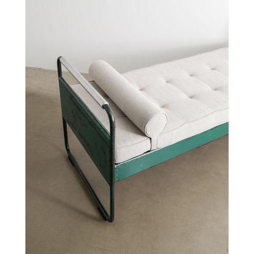 Metal Vintage French Fabert Aluminium Daybed in Green by Jean Prouvé, 1950s For Sale - Image 7 of 10