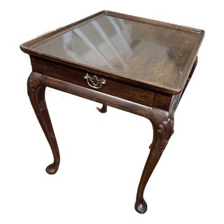 Vintage Henredon Aston Court, Queen Ann Style Side Table For Sale