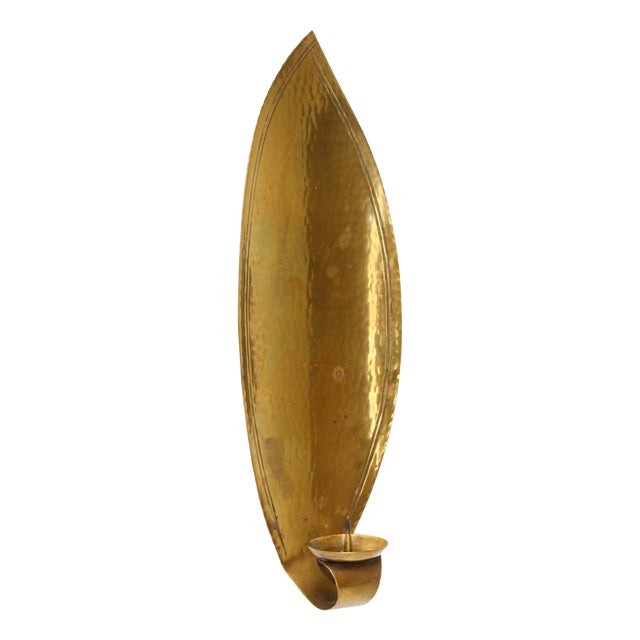 Bauhaus Wall Sconce in Hammered Brass by Hans Heck, 1930s For Sale