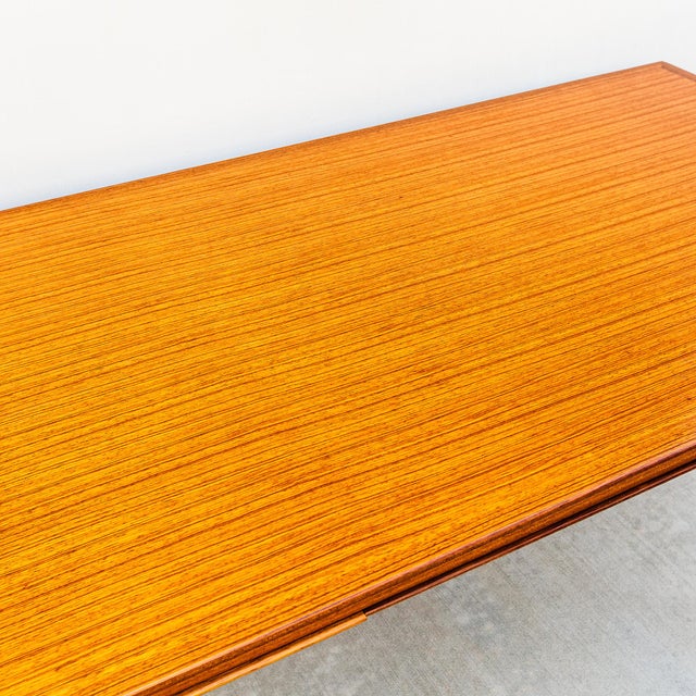 Restored 1950s French Mid Century Modern Mahogany Extension Dining Table For Sale - Image 10 of 15
