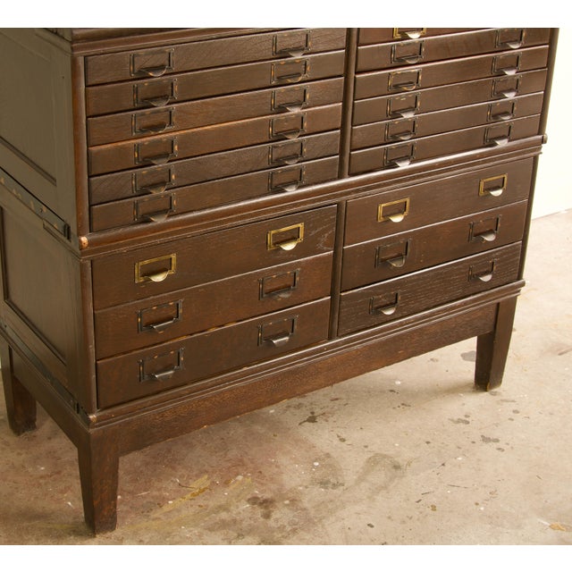 Modular Quarter-Sawn Oak Globe-Wernicke Flat File & Map Cabinet With 42 Drawers, Early 20th Century For Sale In Salt Lake City - Image 6 of 11