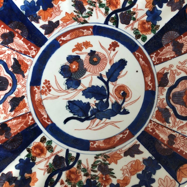 Antique Japanese Imari Charger With Lobed Scalloped Edges For Sale - Image 4 of 6