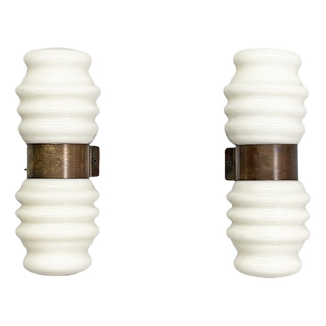 Mid-Century Modern Italian Wall Lamps in Opaline Glass and Brass, 1950s, Set of 2 For Sale