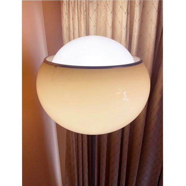 Harvey Guzzini 1970s Postmodern Tulip Base "Bud Grande" Flash Floor Lamp by Harvey Guzzini for Meblo For Sale - Image 4 of 11