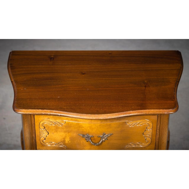 Tan French Louis XV Style Bedside Tables, 20th Century, Set of 2 For Sale - Image 8 of 11